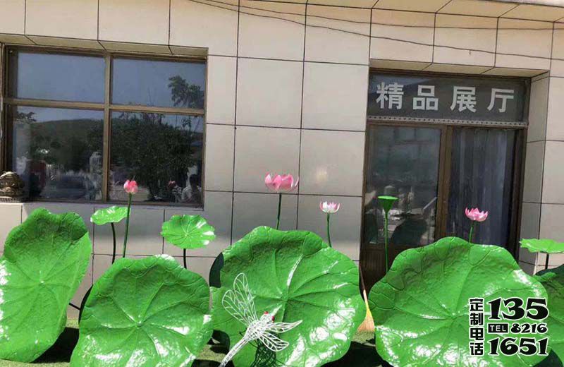 景區玻璃鋼彩繪仿真植物荷葉荷花雕塑 景區玻璃鋼彩繪仿真植物荷葉荷花雕塑