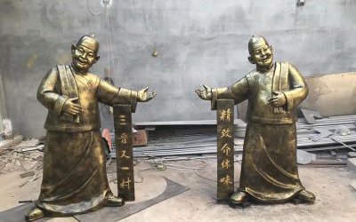 步行街賣小吃玻璃鋼仿銅迎賓人物雕塑