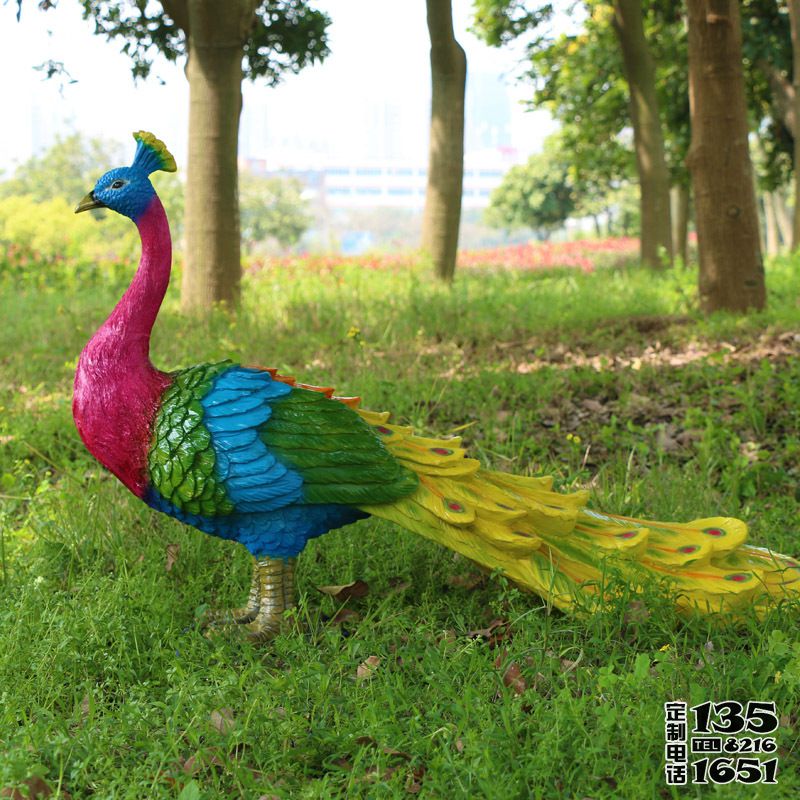 戶外草坪一只玻璃鋼彩繪仿真動(dòng)物孔雀雕塑 戶外草坪一只玻璃鋼彩繪仿真動(dòng)物孔雀雕塑