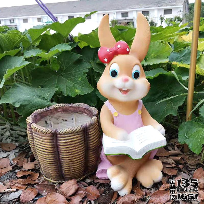 動(dòng)物園玻璃鋼卡通彩繪兔子雕塑 動(dòng)物園玻璃鋼卡通彩繪兔子雕塑