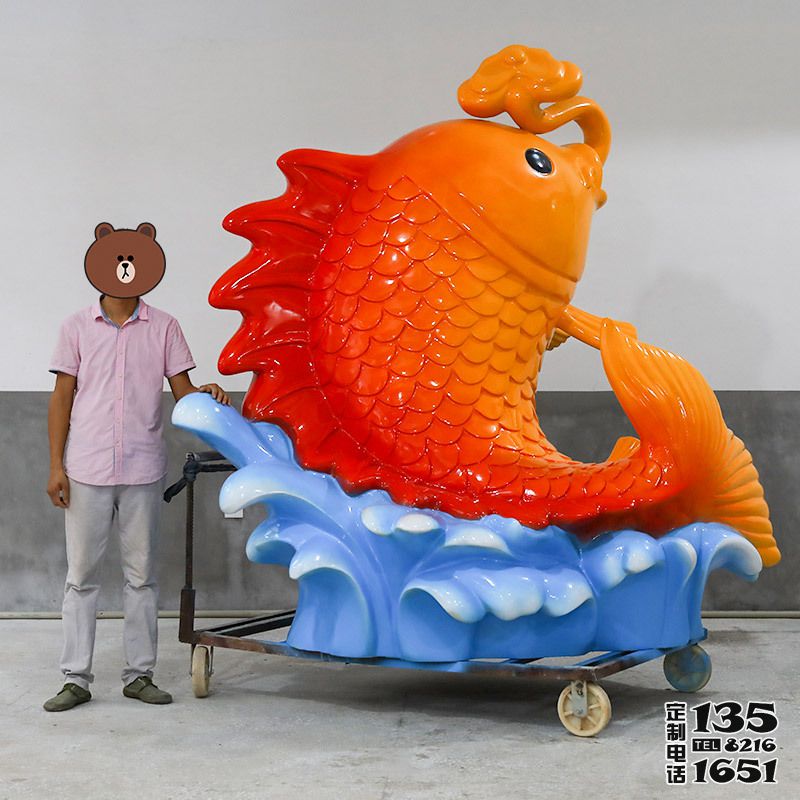 戶外景區(qū)玻璃鋼沖浪鯉魚招財景觀雕塑 戶外景區(qū)玻璃鋼沖浪鯉魚招財景觀雕塑